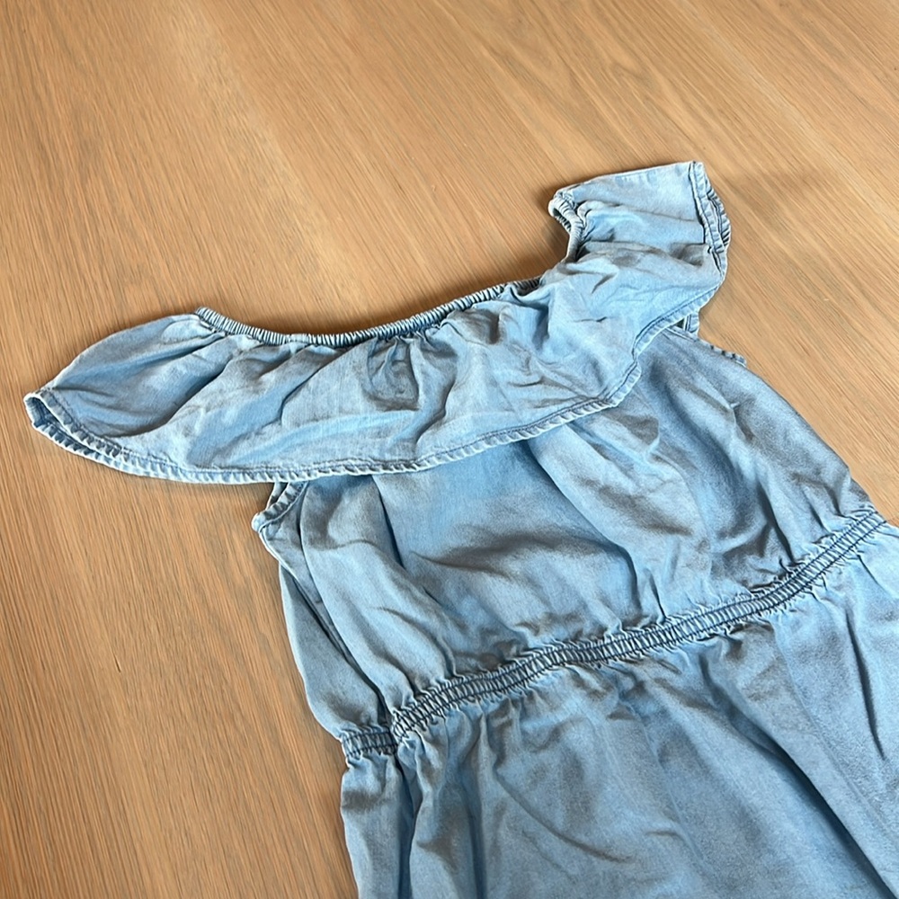Girls light denim ruffle hem dress.  Size 8/10